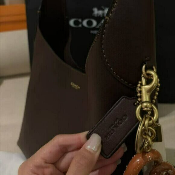 Coach Brooklyn Shoulder Bag 28 – Brass/Maple - Picture 4 of 6